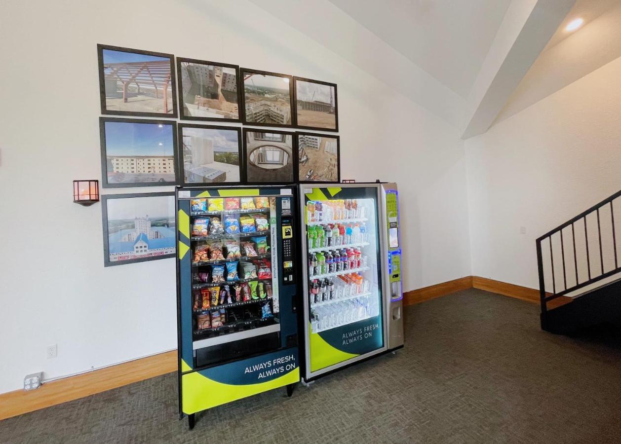 2Br Suite At The Grand Castle Pool Gym & Parking Grandville Exterior photo