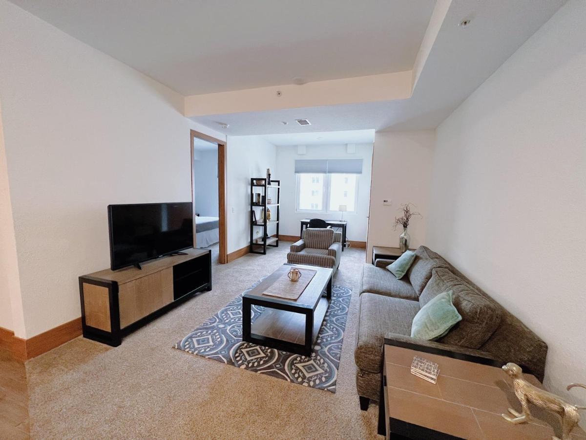 2Br Suite At The Grand Castle Pool Gym & Parking Grandville Exterior photo