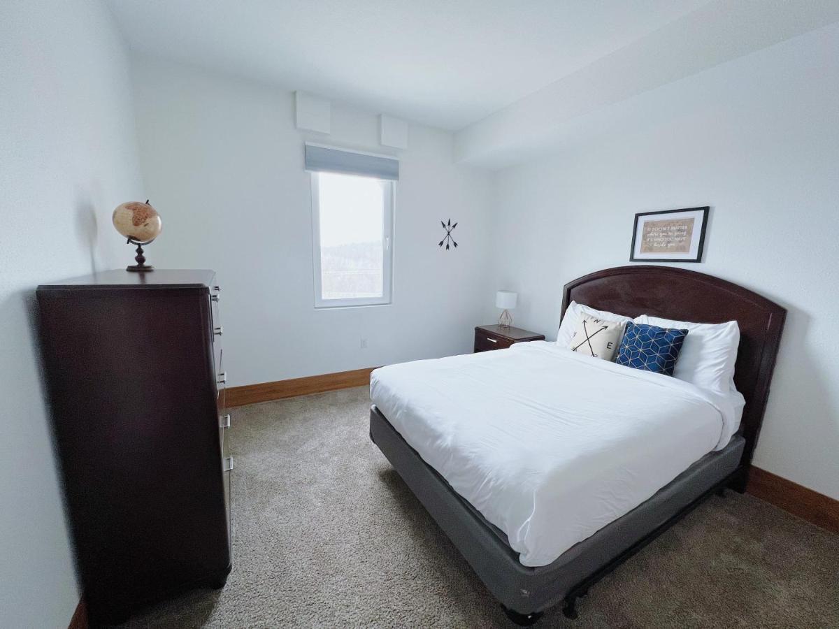 2Br Suite At The Grand Castle Pool Gym & Parking Grandville Exterior photo